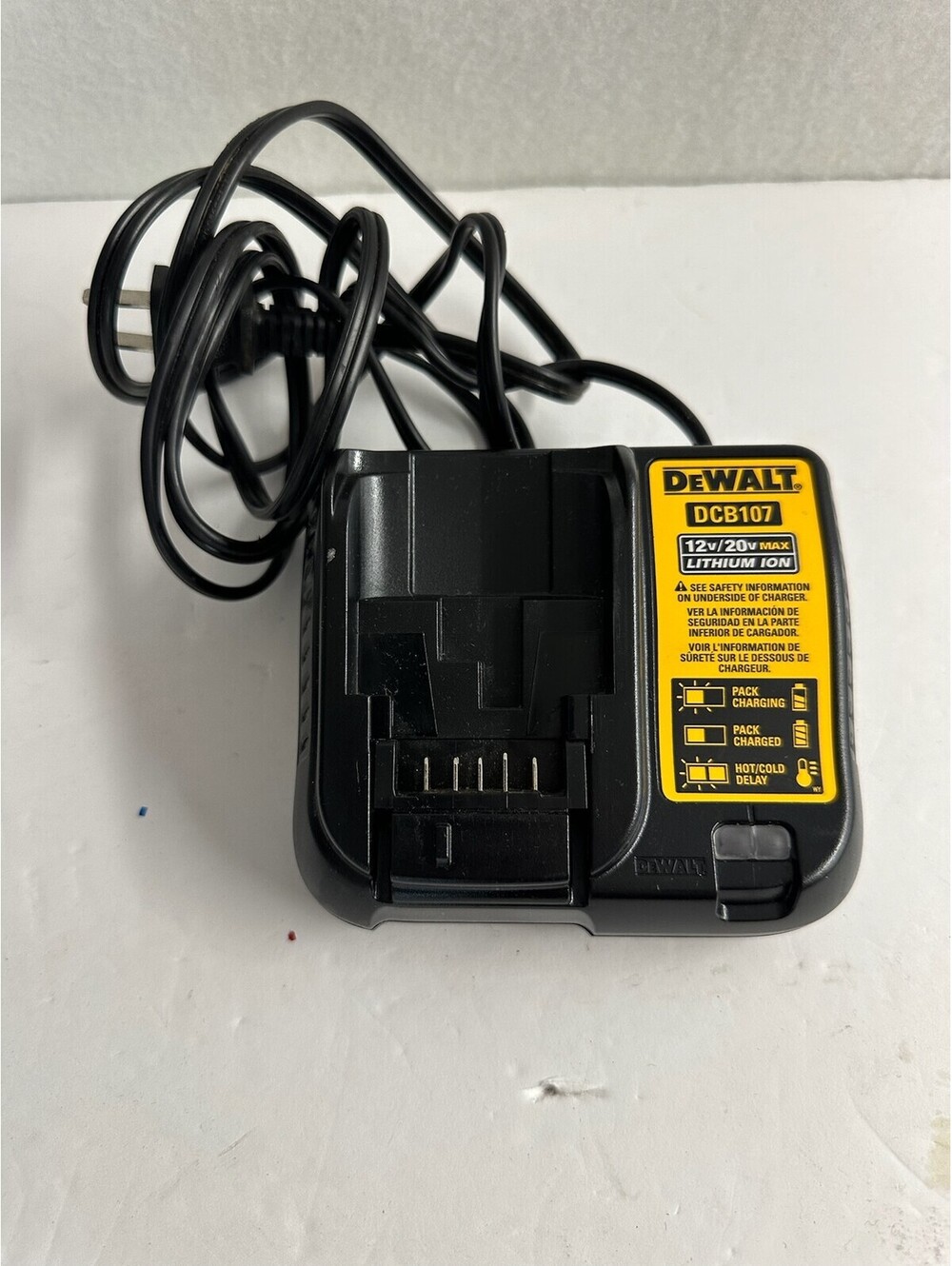 DEWALT DCB107 12V/20V MAX Lithium Ion Battery Charger‎ - Storage Location: B-14